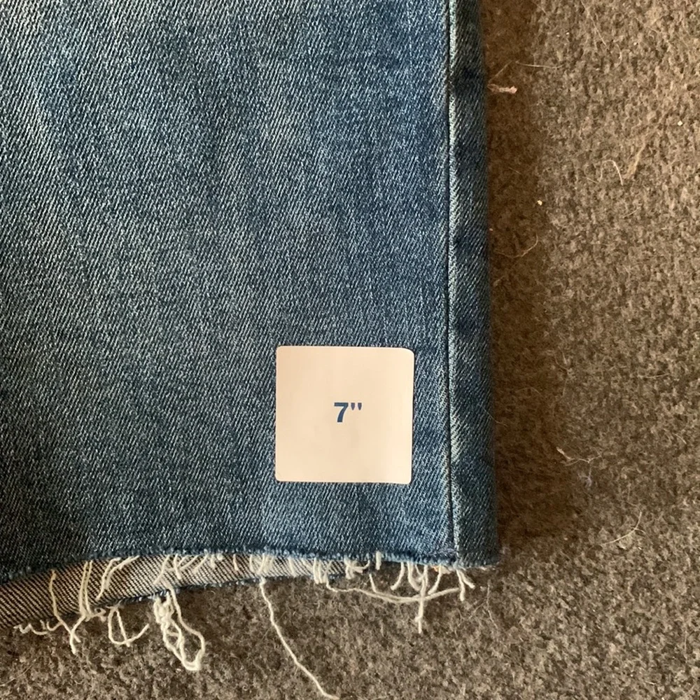 Hi-waisted shorts - Picture 3 of 6